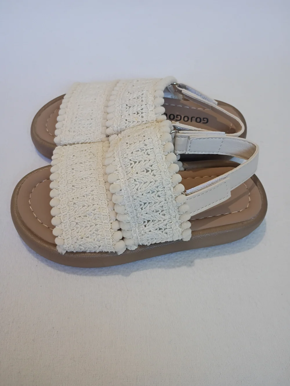 White Crochet Pompom  Boho Summer Preppy  Sandals Gojogolo Size 26 (9.5 Toddler)
